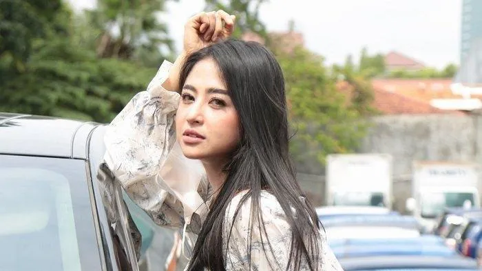 Dewi Perssik
